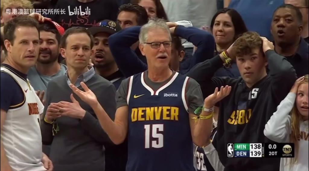 導火索？回顧此前掘金對陣森林狼，威少送出三分犯規(guī)后的眾生相！