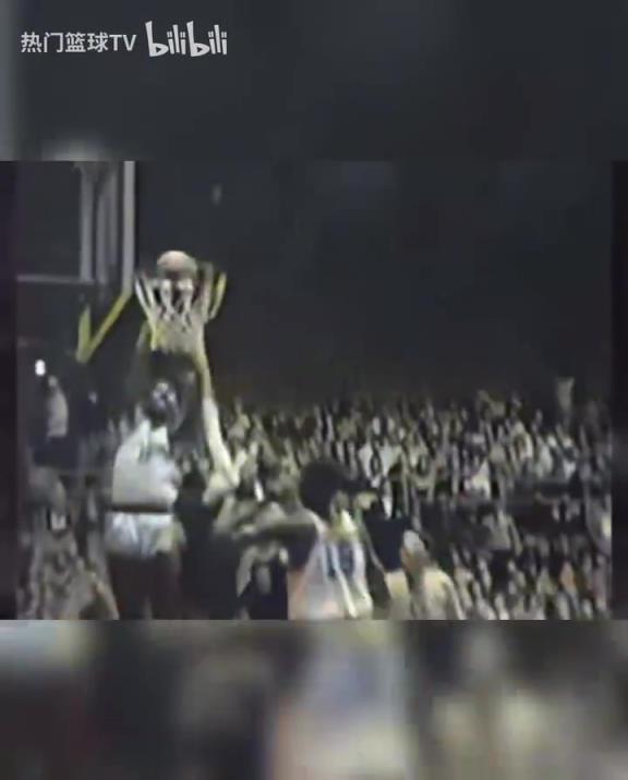 這是怪物嗎？張伯倫高中時期是怎么打球的？校園里的明星！