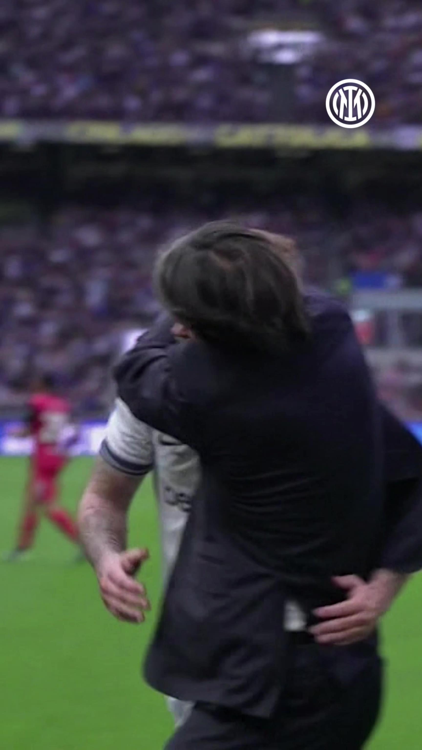 太銷(xiāo)魂，網(wǎng)友：阿瑙托維奇這腳傳球的確值得小因又摟又親