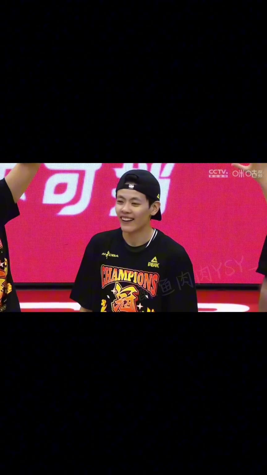 以小搏大以弱勝強 ；從不被看好，到站到最高的領(lǐng)獎臺...