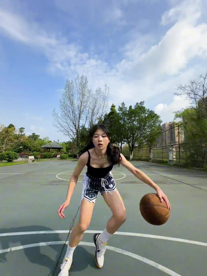 看著有點(diǎn)實(shí)力，敢背打我不？